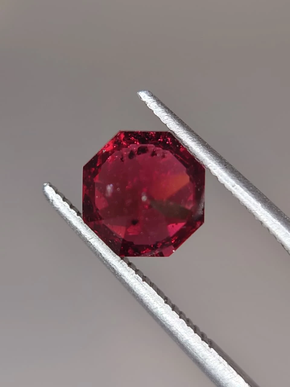 2.5ct Octagon Faceted Malaya Garnet from Tanzania — view 5